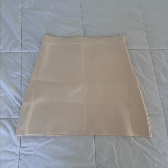 Zara Dresses & Skirts - Zara Cream Mini Skirt (NWT)